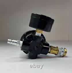 ONE (1) PARKER Compressed Air Regulator with Gauge And Fittings R230-02C (NEW)