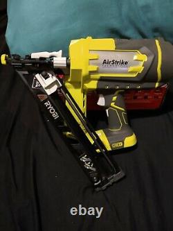 Ryobi One+ Airstrike 18v 15-gauge Angled Finish Nailer (outil Uniquement)